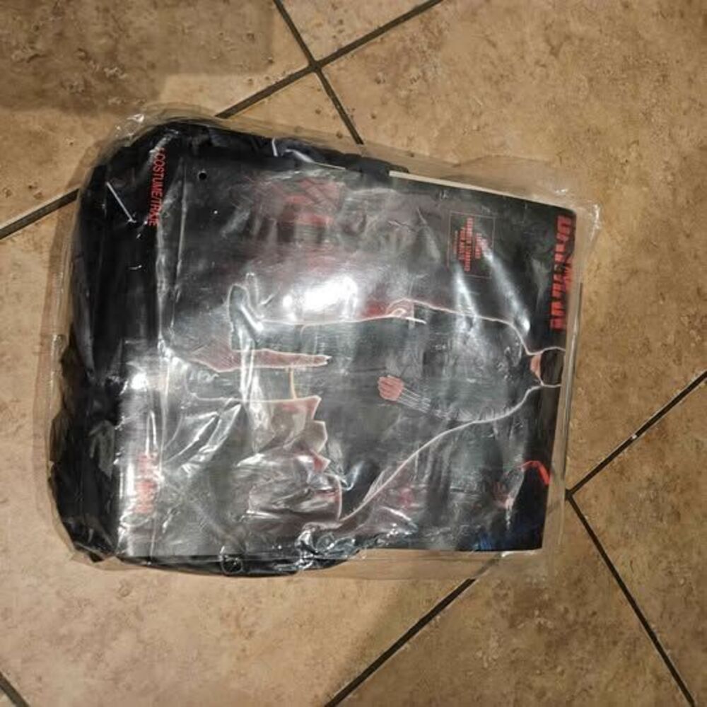 DC The Batman Adult Standard Costume 4 Piece